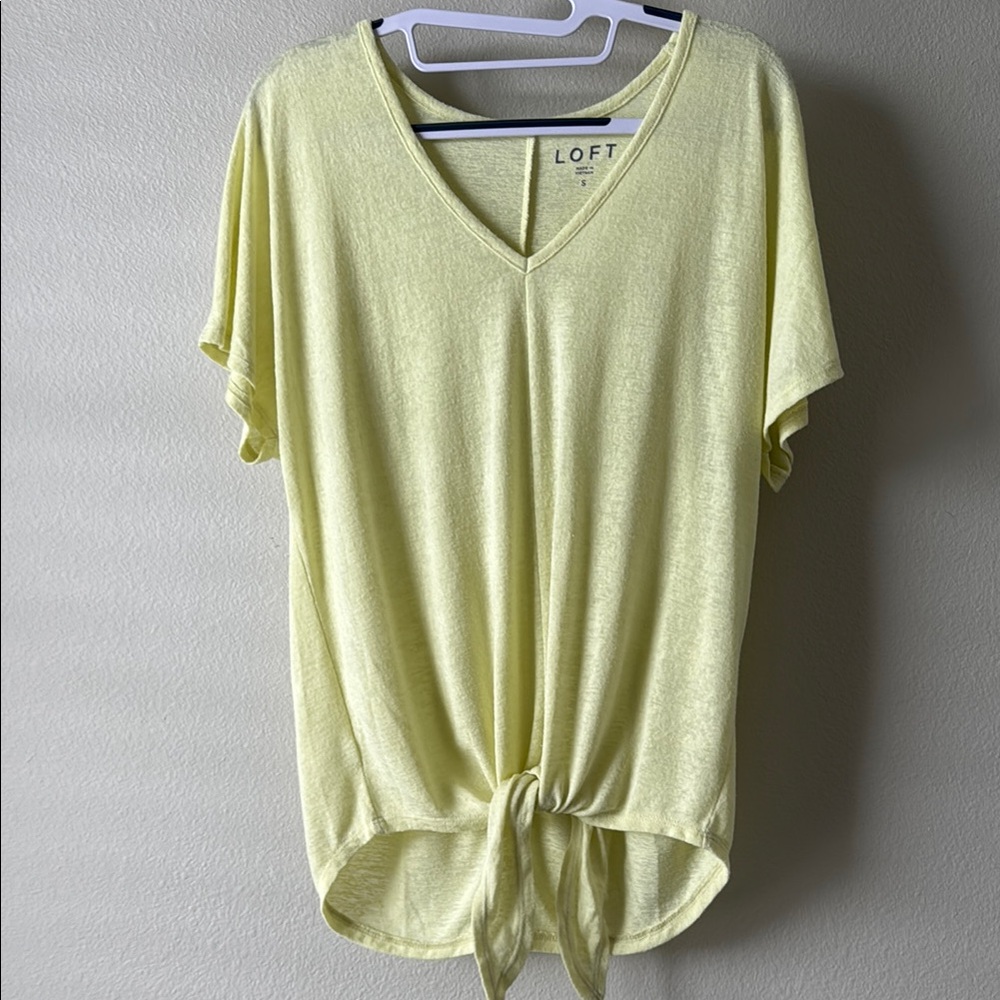 LOFT Women's Yellow V-Neck Top